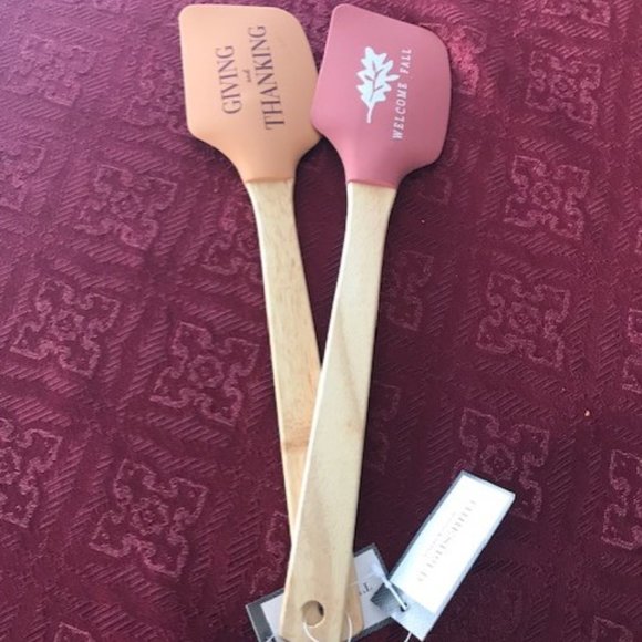 Lot of 2 Spatulas BPA FREE "Giving & Thanking and Welcome Fall" New w/ Tags - Picture 1 of 3